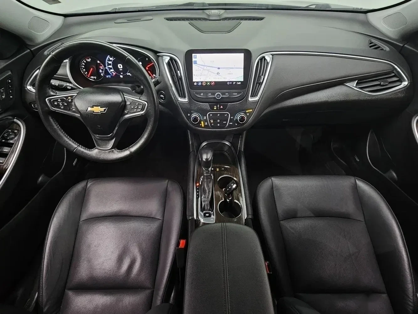 Chevrolet Malibu — Bakıda avtomobil icarəsi