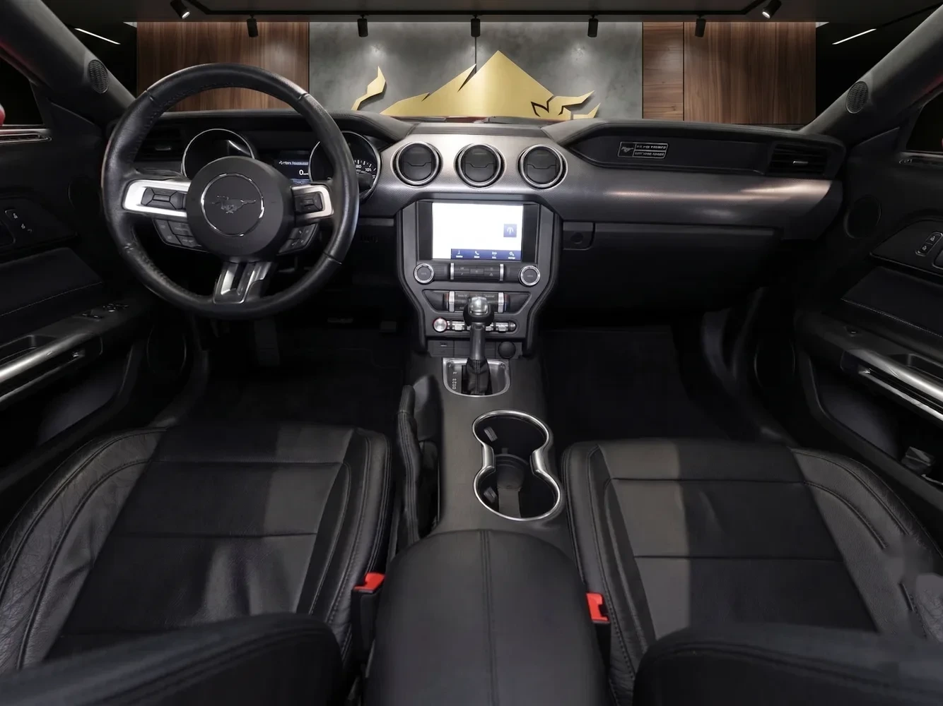 Ford Mustang — Ford Mustang Rental in Baku